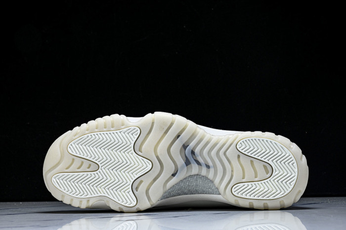 Jordan 11 Retro “Pearl” AR0715-110