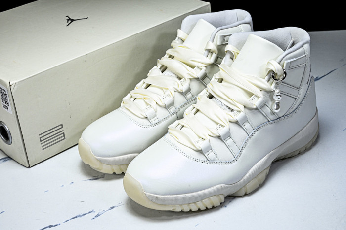 Jordan 11 Retro “Pearl” AR0715-110