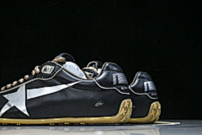 GGDB SNEAKERS 120250