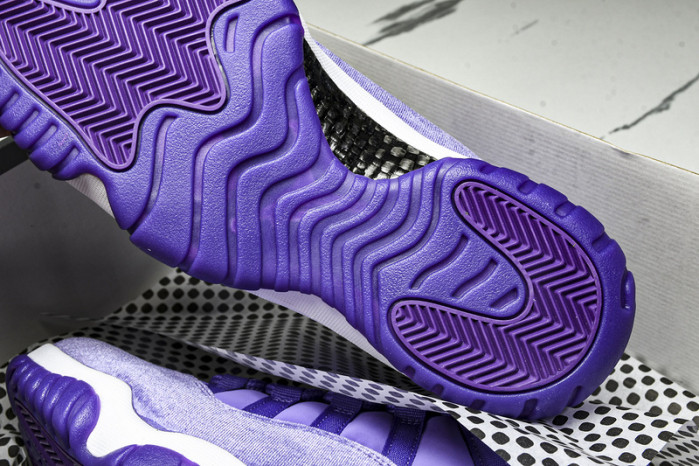 Air Jordan 11 CT8012-555