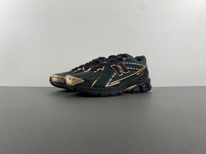 New Balance 1906R 