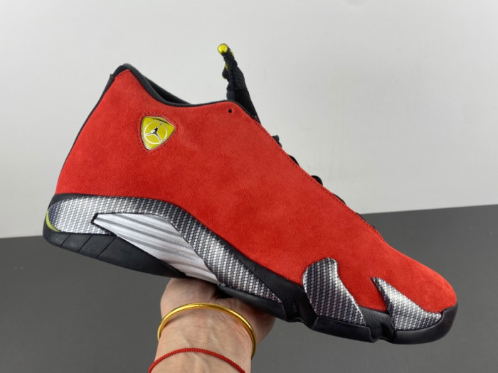 ( 2025 )Air Jordan 14 “Ferrari " IF5015-600