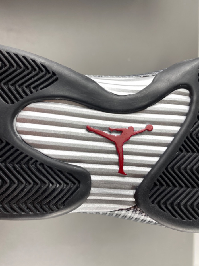 ( 2025 )Air Jordan 14 “Ferrari " IF5015-600