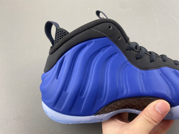 Nike Air Foamposite “Deep Royal” HJ5195-400