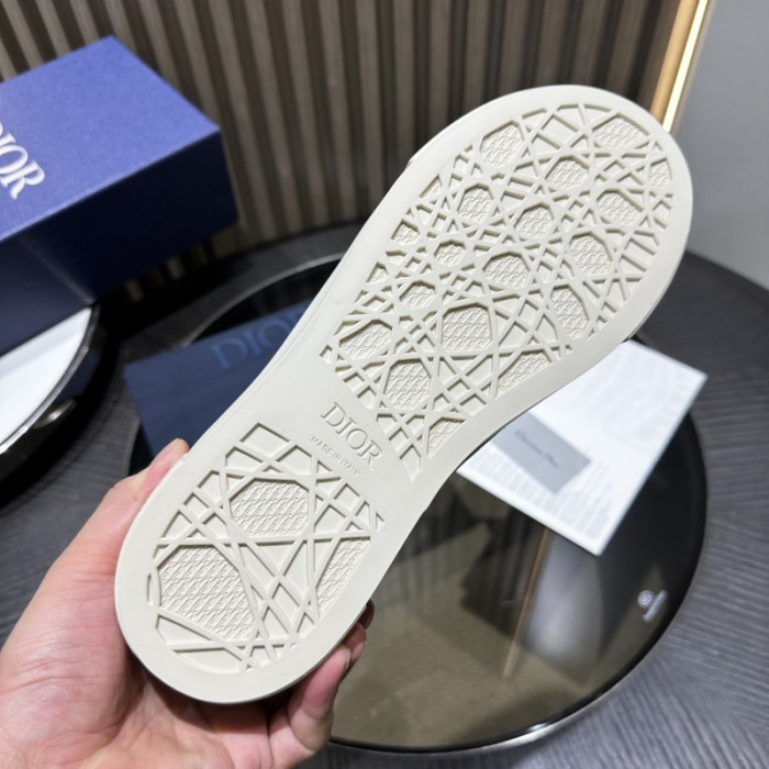 DR B33 LOW-TOP SNEAKERS DR-113