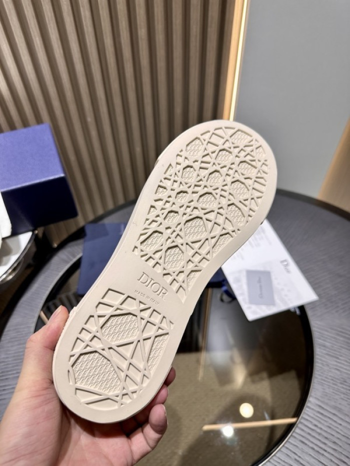 DR B33 LOW-TOP SNEAKERS DR-136