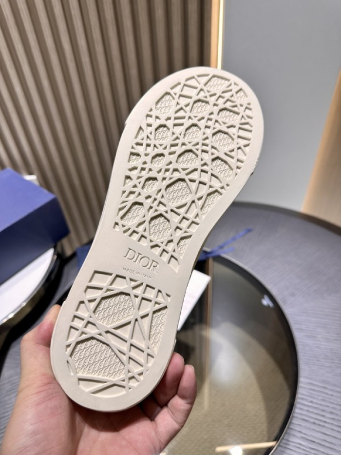 DR B33 LOW-TOP SNEAKERS DR-128